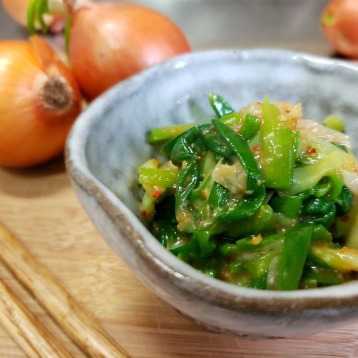 【独居自炊】玉ねぎの芽はちみつ味噌和え